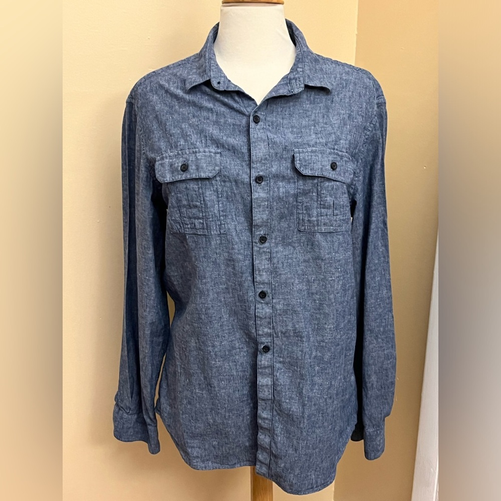 Marc Anthony men’s long sleeve button down shirt. Size L